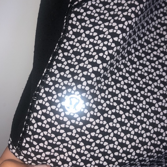 Lululemon Unique Pattern Running Shorts - Picture 4 of 6